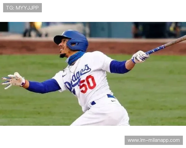 【穆基·贝茨的闪耀夜晚】道奇核心多次抢占排行榜榜首，穆奇-贝茨